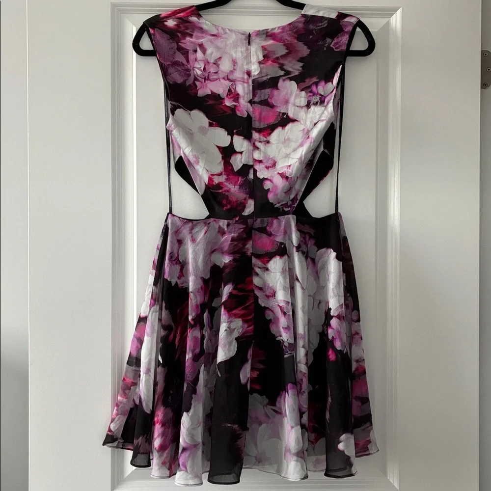 Marciano Size S Floral Cut-Out Waist Flowy Mini Dress - Picture 3 of 8